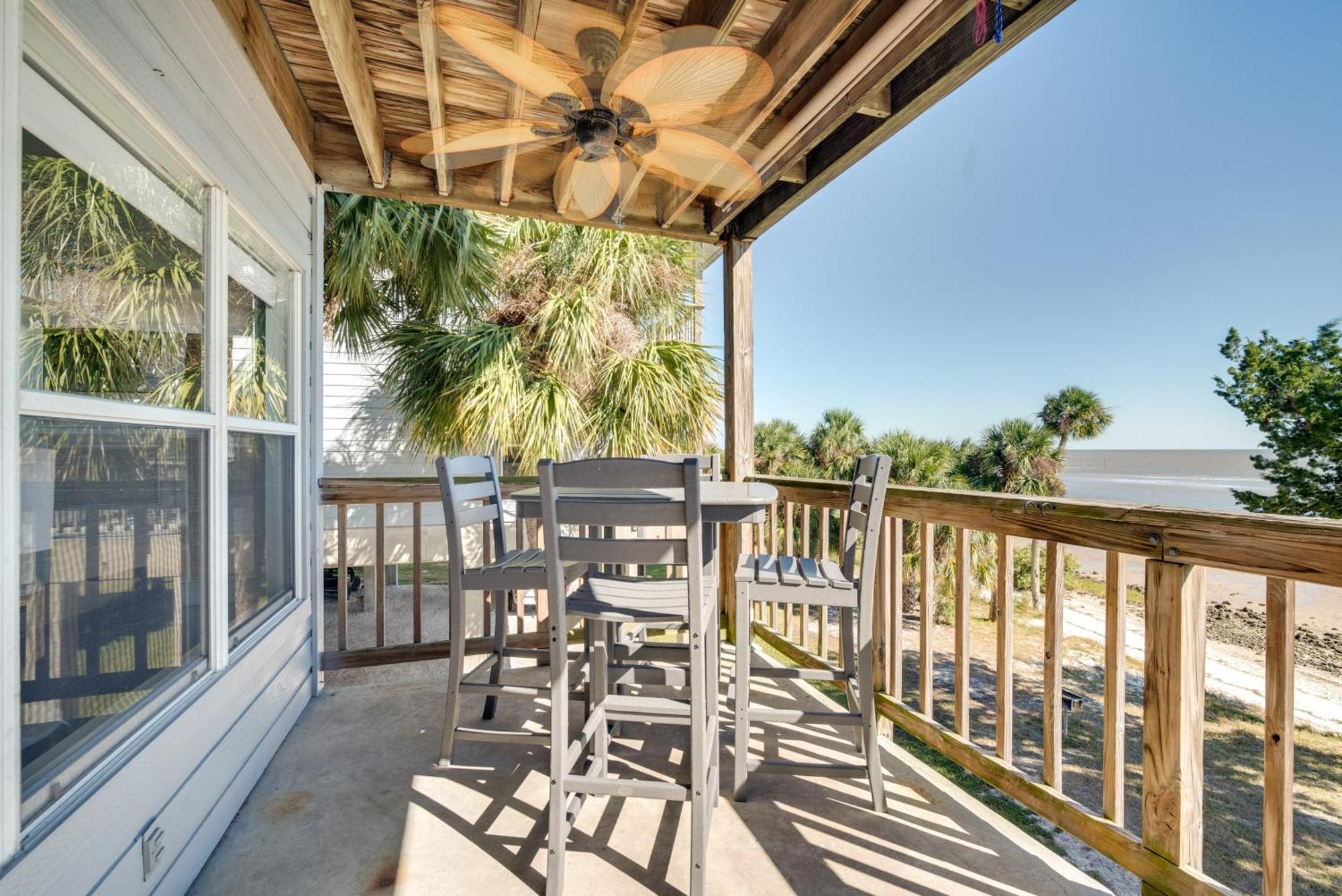 Cedar Key Condo With Balcony And Gulf Views! Kültér fotó