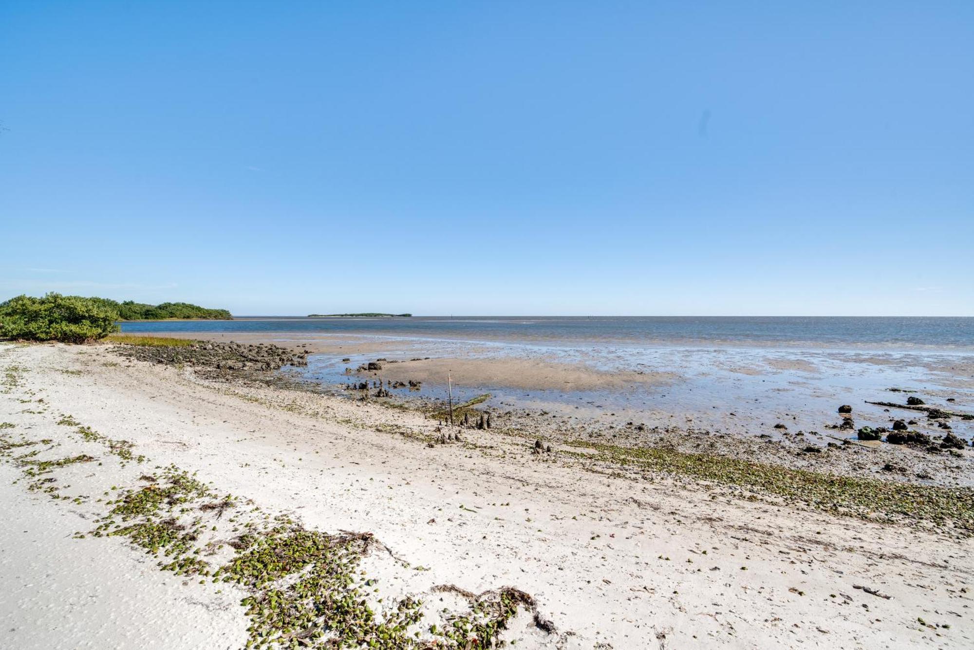 Cedar Key Condo With Balcony And Gulf Views! Kültér fotó